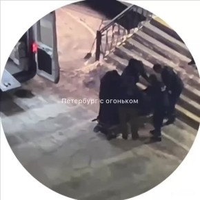 В школе в Петербурге ученик с ножом напал на учительницу