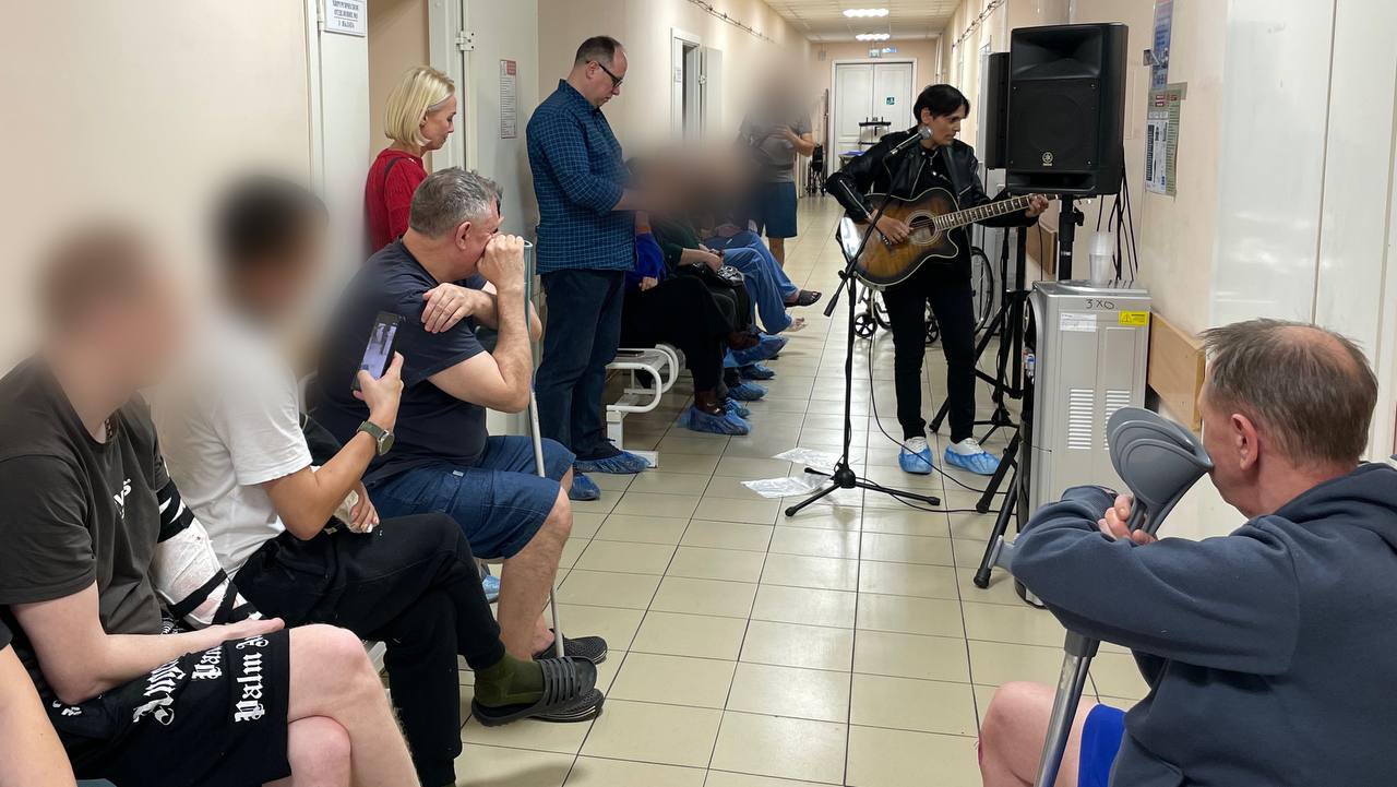 Сотрудники ГСУ СК России по городу Санкт-Петербургу посетили Александровскую больницу Сотрудники ГСУ СК России по городу Санкт-Петербургу посетили Александровскую больницу