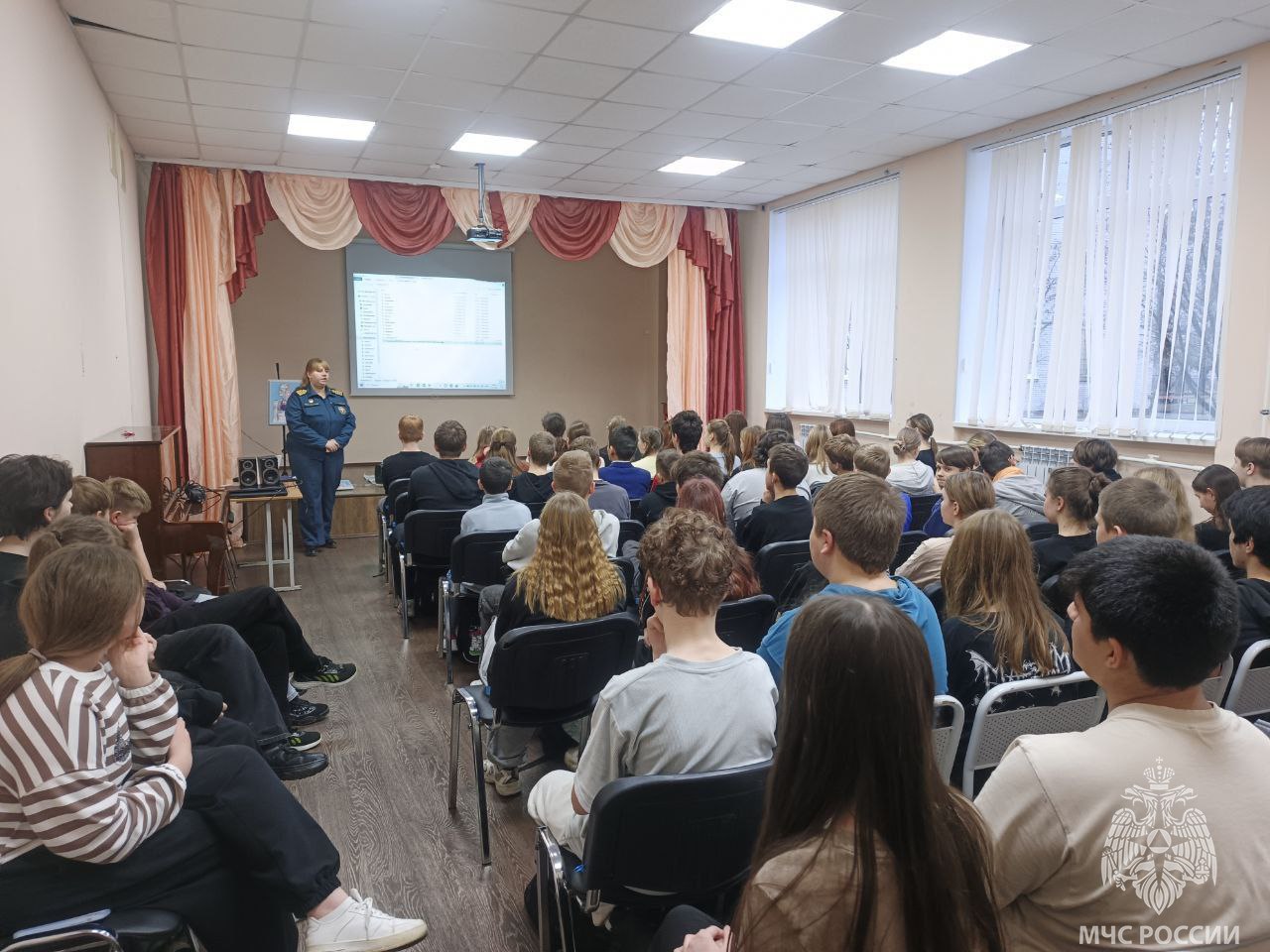 УРОК БЕЗОПАСНОСТИ И ПРАКТИКА СЛР В ШКОЛЕ УРОК БЕЗОПАСНОСТИ И ПРАКТИКА СЛР В ШКОЛЕ