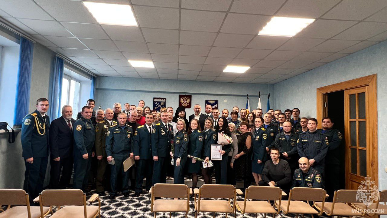 В Ленинградской области прошли торжества, посвященные Дню спасателя В Ленинградской области прошли торжества, посвященные Дню спасателя