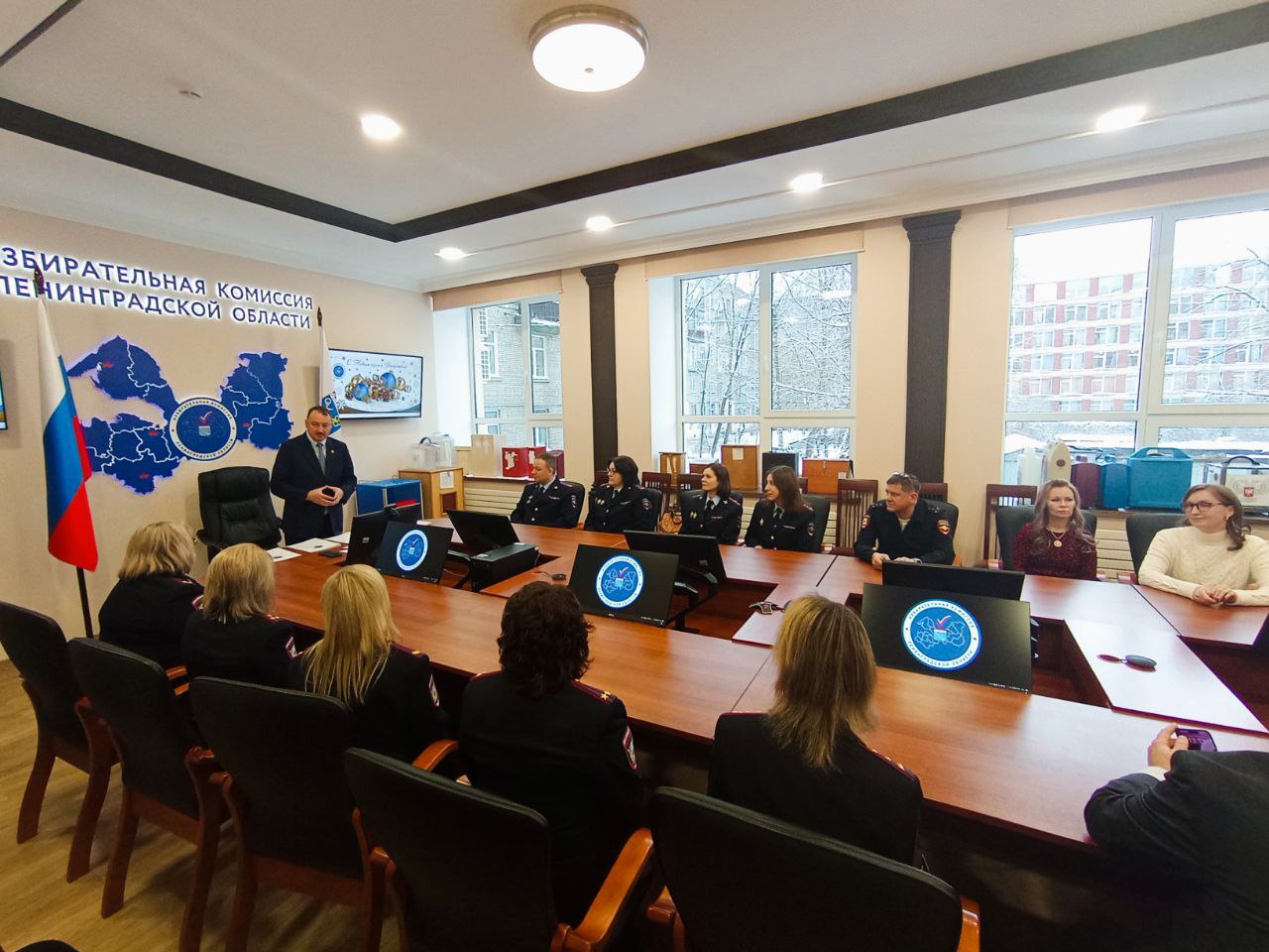 Продолжаются награждения в Леноблизбиркоме Продолжаются награждения в Леноблизбиркоме