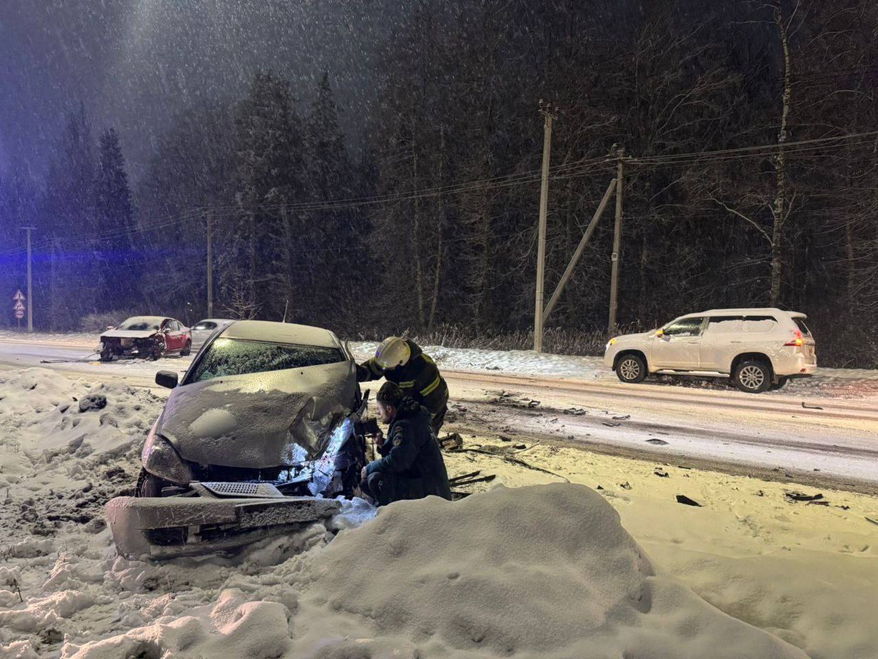 За прошедшие сутки подразделения территориального пожарно-спасательного гарнизона Ленинградской области реагировали на 12 оперативных событий: За прошедшие сутки подразделения территориального пожарно-спасательного гарнизона Ленинградской области реагировали на 12 оперативных событий: