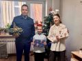 Работники прокуратуры поздравили детей из многодетной семьи участника СВО с наступающим Новым годом