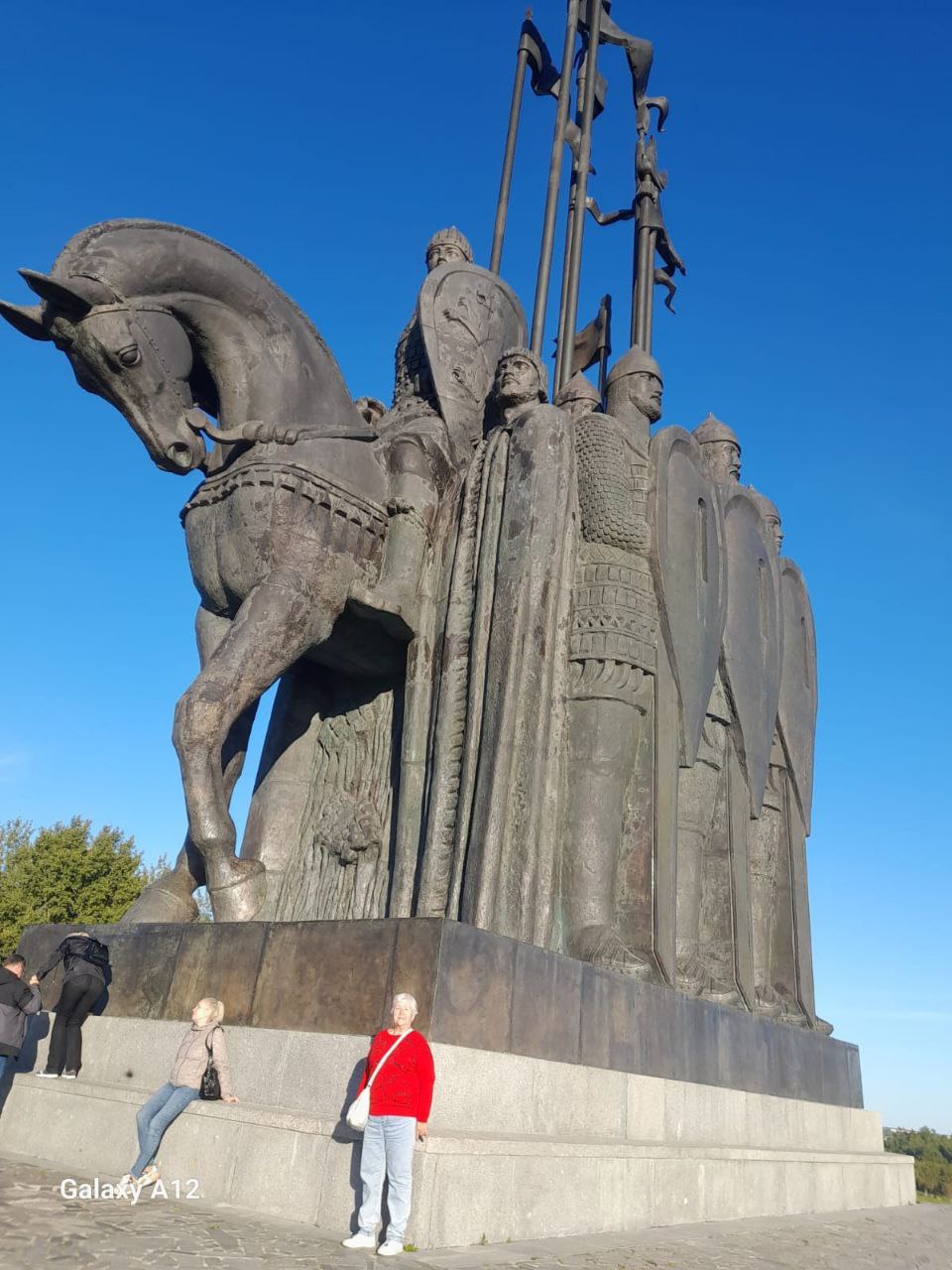 Сегодня героем нашей рубрики «Одна судьба – одна Победа!» стала наша коллега Наталья Асламбековна Ефимова, член участковой избирательной комиссии с правом решающего голоса №792 Сланцевского муниципального района, которая... Сегодня героем нашей рубрики «Одна судьба – одна Победа!» стала наша коллега Наталья Асламбековна Ефимова, член участковой избирательной комиссии с правом решающего голоса №792 Сланцевского муниципального района, которая...