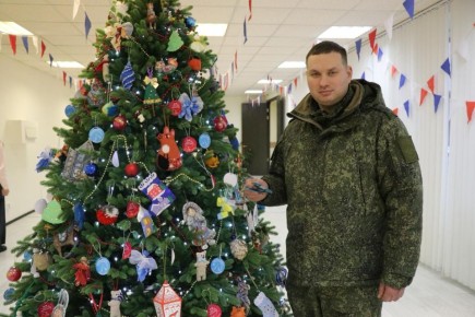 Военнослужащие из Мги исполнили новогодние мечты детей