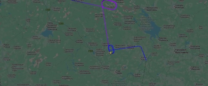 Рейс из Петербурга около 1,5 часа кружил в небе перед посадкой в Москве