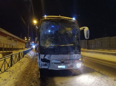 В ДТП с микроавтобусом и автобусом в Ленобласти пострадал ребенок