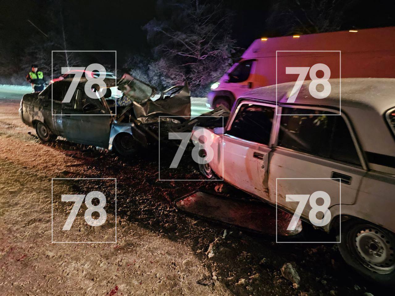 На 63-м километре федеральной автодороги Р-23 «Псков» произошло жесткое лобовое столкновение легковушек На 63-м километре федеральной автодороги Р-23 «Псков» произошло жесткое лобовое столкновение легковушек