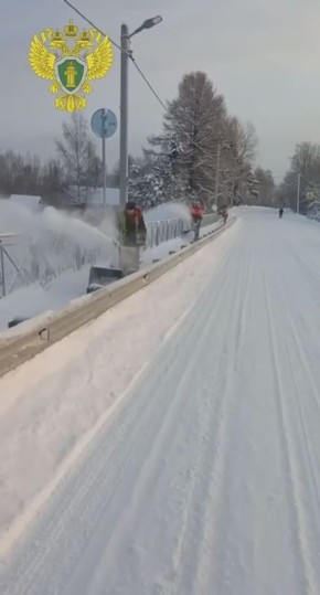 Прокуратура Ленинградской области продолжает надзор за содержанием дорог в зимний период