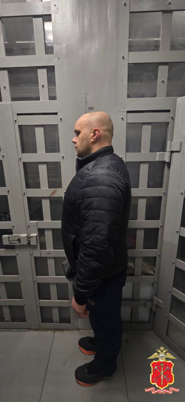 Полицией Адмиралтейского района задержан подозреваемый в квартирной краже на Сенной площади Полицией Адмиралтейского района задержан подозреваемый в квартирной краже на Сенной площади