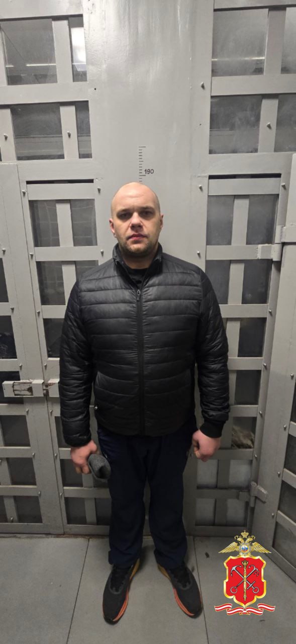 Полицией Адмиралтейского района задержан подозреваемый в квартирной краже на Сенной площади Полицией Адмиралтейского района задержан подозреваемый в квартирной краже на Сенной площади