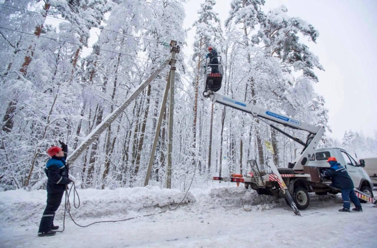 Александр Дрозденко поблагодарил жителей Ленобласти, работавших в новогодние каникулы Александр Дрозденко поблагодарил жителей Ленобласти, работавших в новогодние каникулы