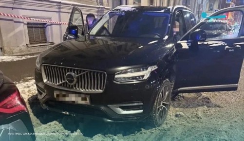 В центре Санкт-Петербурга росгвардейцы обнаружили разыскиваемый внедорожник, угнанный перед новогодними праздниками в Ленобласти
