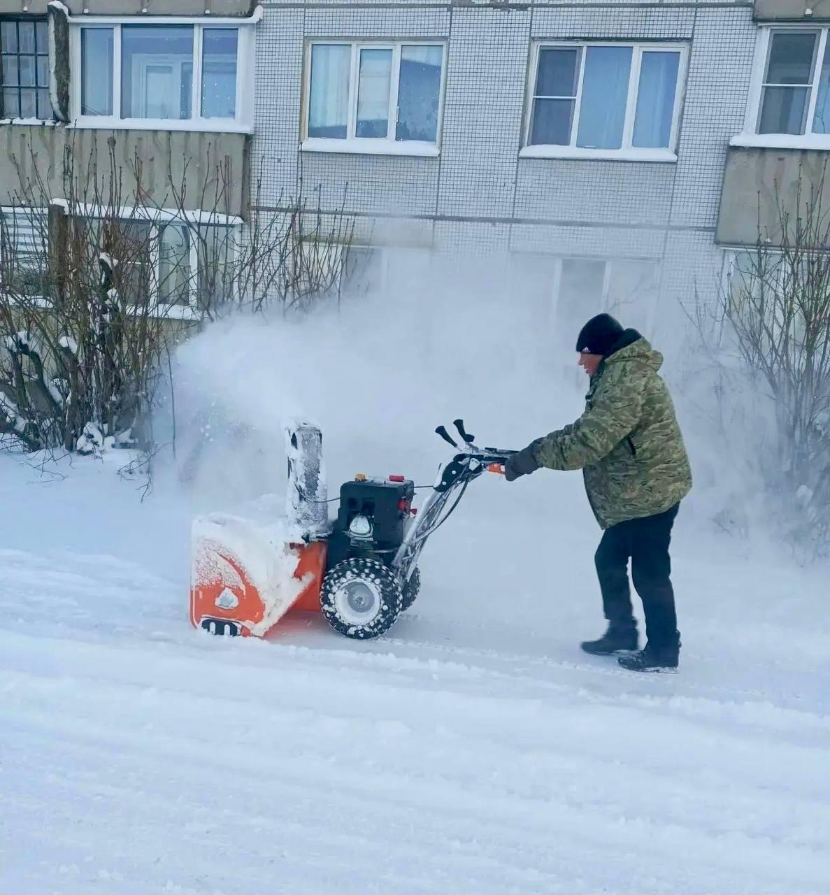 Александр Дрозденко поблагодарил жителей Ленобласти, работавших в новогодние каникулы Александр Дрозденко поблагодарил жителей Ленобласти, работавших в новогодние каникулы