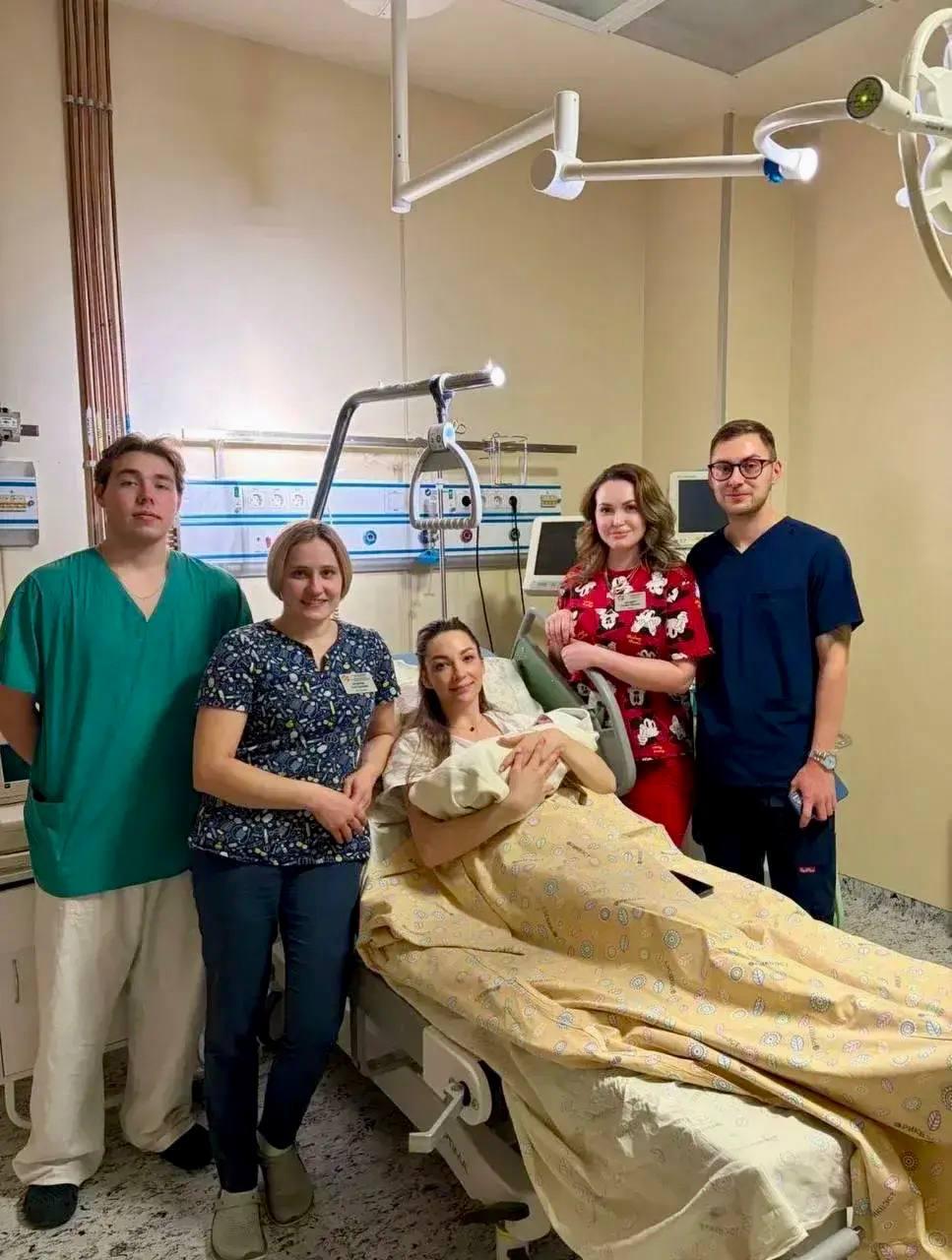 Александр Дрозденко поблагодарил жителей Ленобласти, работавших в новогодние каникулы Александр Дрозденко поблагодарил жителей Ленобласти, работавших в новогодние каникулы