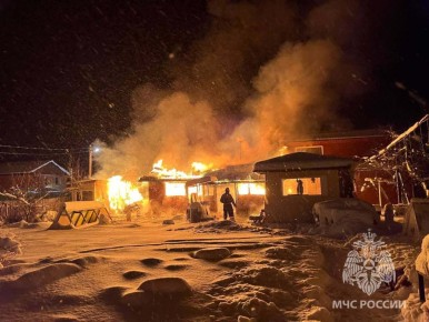 В Тосненском районе пожарные ликвидировали возгорание жилого дома и сарая