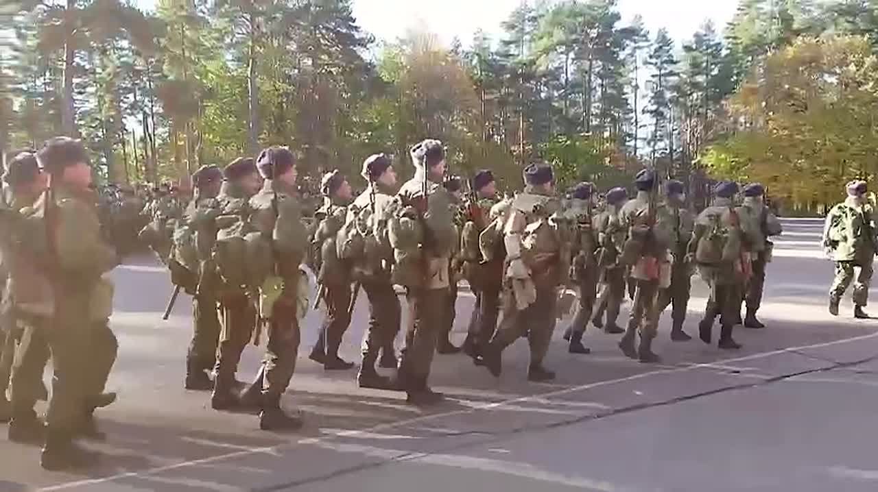 Александр Малькевич: Что помогает многолетнему командиру Ленинградского полка безупречно выполнять свой долг?