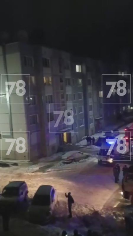 Из горящего дома в Сланцах эвакуировали четырех человек