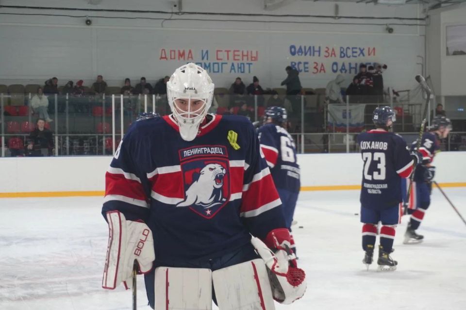 «Ленинградец» закрыл серию домашних игр в январе яркой победой против команды «Факел Ямал» в серии послематчевых буллитов