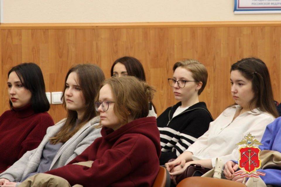 В рамках акции «Студенческий десант» в ЭКЦ ГУ МВД России по Санкт-Петербургу и Ленинградской области состоялся День открытых дверей В рамках акции «Студенческий десант» в ЭКЦ ГУ МВД России по Санкт-Петербургу и Ленинградской области состоялся День открытых дверей