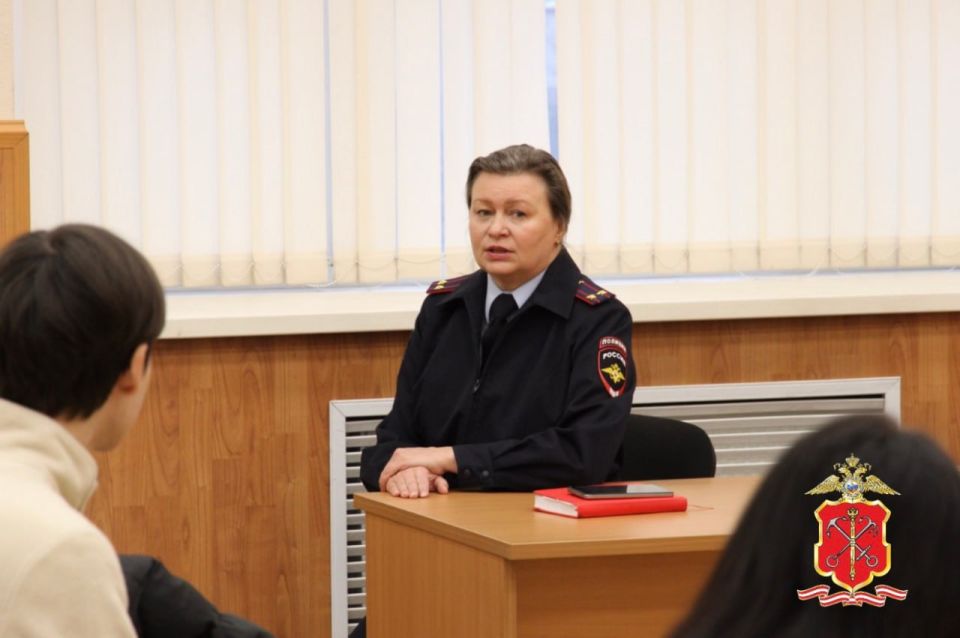 В рамках акции «Студенческий десант» в ЭКЦ ГУ МВД России по Санкт-Петербургу и Ленинградской области состоялся День открытых дверей В рамках акции «Студенческий десант» в ЭКЦ ГУ МВД России по Санкт-Петербургу и Ленинградской области состоялся День открытых дверей