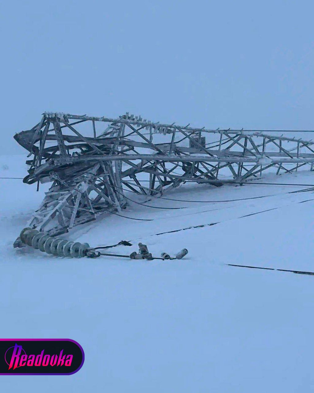 Мурманская область осталась без света и отопления этой ночью — шторм снес пять опор ЛЭП