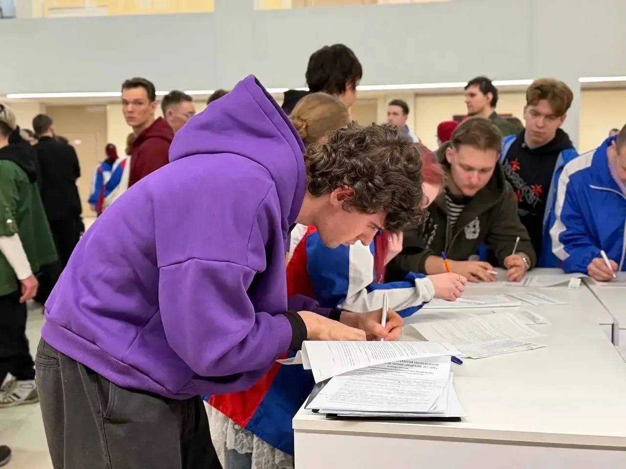 В день полного освобождения Ленинграда от фашистской блокады хотим рассказать о героическом труде сотрудников Ленинградского института переливания крови и самоотверженности ленинградских доноров В день полного освобождения Ленинграда от фашистской блокады хотим рассказать о героическом труде сотрудников Ленинградского института переливания крови и самоотверженности ленинградских доноров