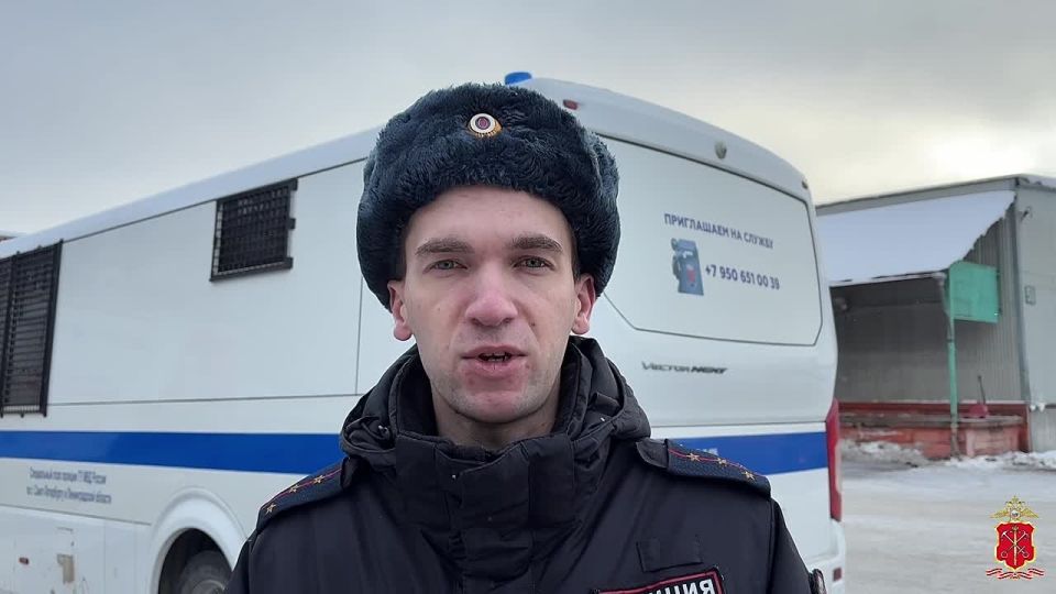 Комментарий: старший инспектор 3-его отдела УОООПиВОИВ ГУ МВД России по Санкт-Петербургу и Ленинградской области капитан полиции Максим Смирнов