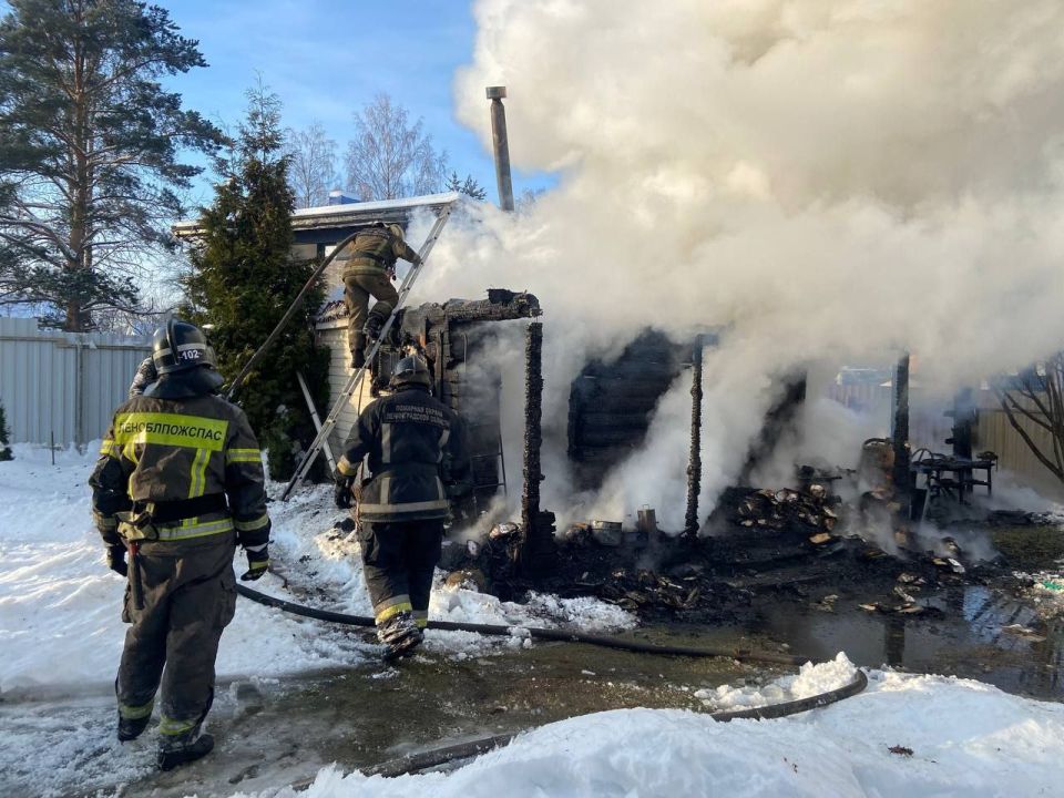 За прошедшие сутки подразделения территориального пожарно-спасательного гарнизона Ленинградской области реагировали на 19 оперативных событий: