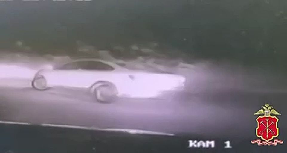 Инспектор ГАИ случайно ранили подростка во время погони в Ленобласти