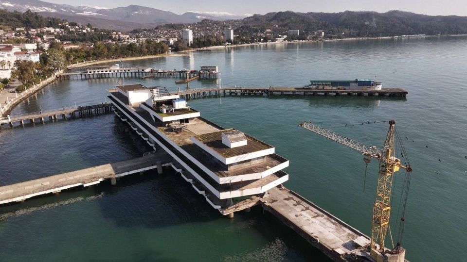 WarGonzo: Несокрушимый Колосс на бетонных ногах – как строили морвокзал в Сухуме