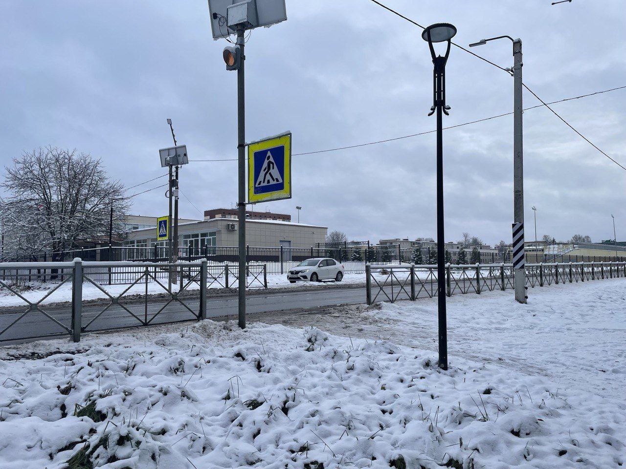 Сланцевская городская прокуратура добивается повышения безопасности на дороге у спортивной школы Сланцевская городская прокуратура добивается повышения безопасности на дороге у спортивной школы