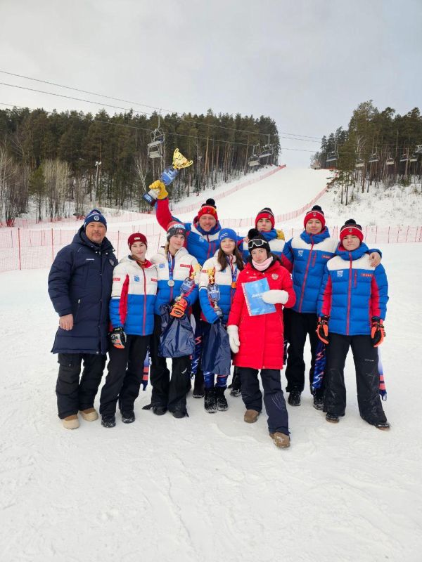 Горнолыжники из Ленобласти победили в командном зачете Спартакиады учащихся России