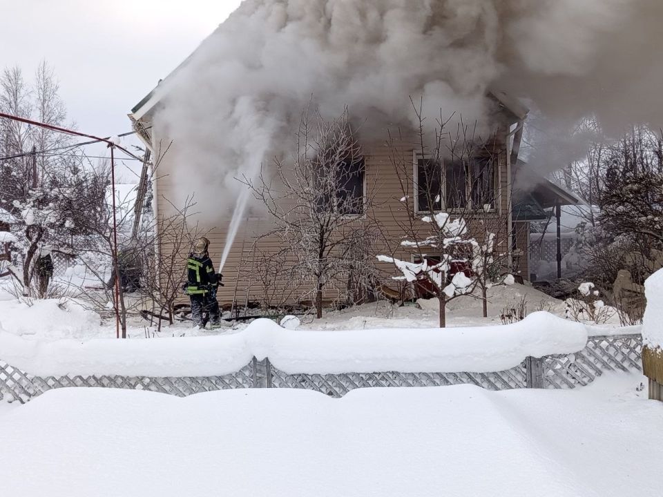 За прошедшие сутки подразделения территориального пожарно-спасательного гарнизона Ленинградской области реагировали на 16 оперативных событий: