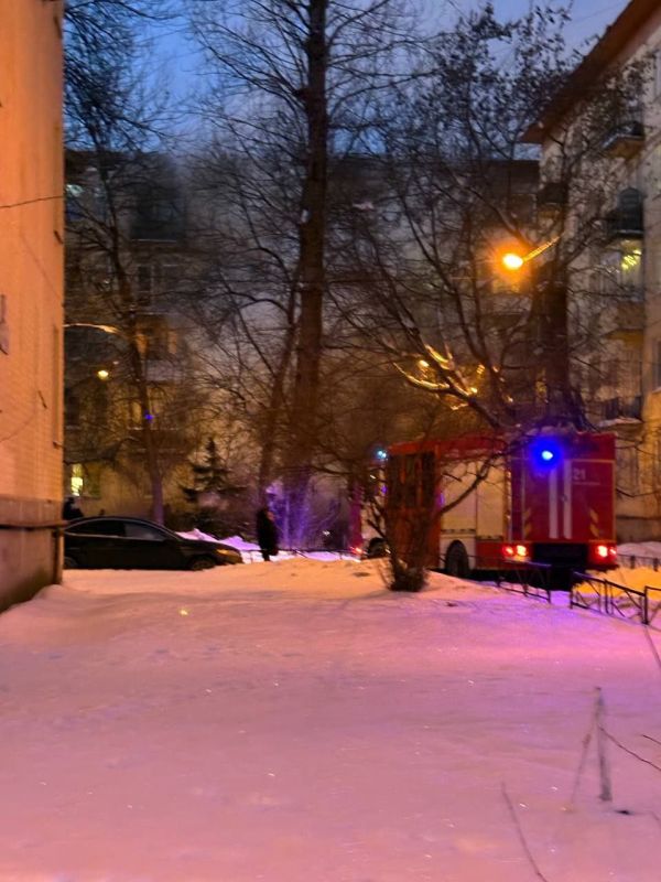 Девушка устроила поджог в здании в Выборгском районе Петербурга