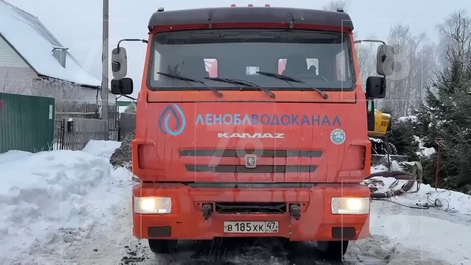 Жители Приозерска остались без холодной воды — произошла утечка на трубопроводе