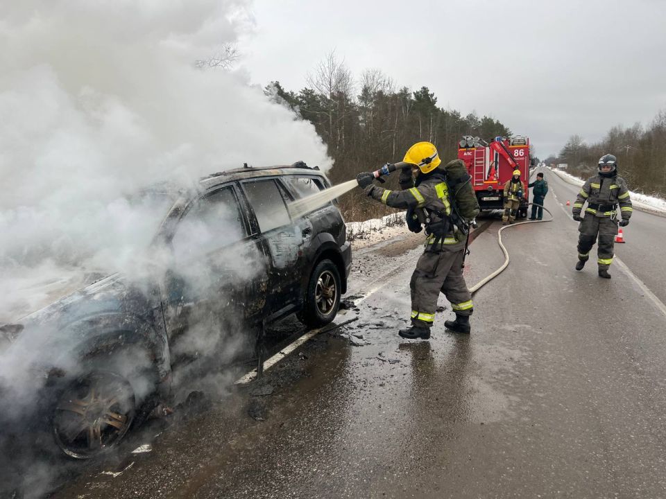 За прошедшие сутки подразделения территориального пожарно-спасательного гарнизона Ленинградской области реагировали на 16 оперативных событий: