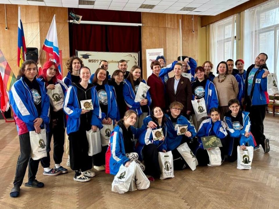 Студенты-активисты завершили трудовой десант в Тосненском районе