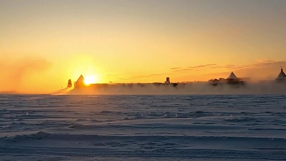 Александр Дрозденко показал красоту морозного рассвета на Ладоге