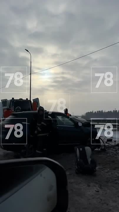 Два человека пострадали в лобовом ДТП на дороге в сторону Гатчины