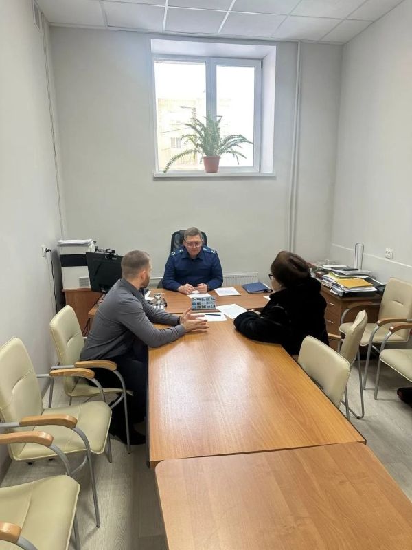 Подпорожский городской прокурор провёл выездной приём граждан Подпорожский городской прокурор провёл выездной приём граждан