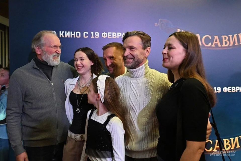 Стася с женихом, Пересильд без бегемотихи Стася с женихом, Пересильд без бегемотихи