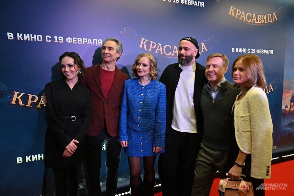 Стася с женихом, Пересильд без бегемотихи Стася с женихом, Пересильд без бегемотихи