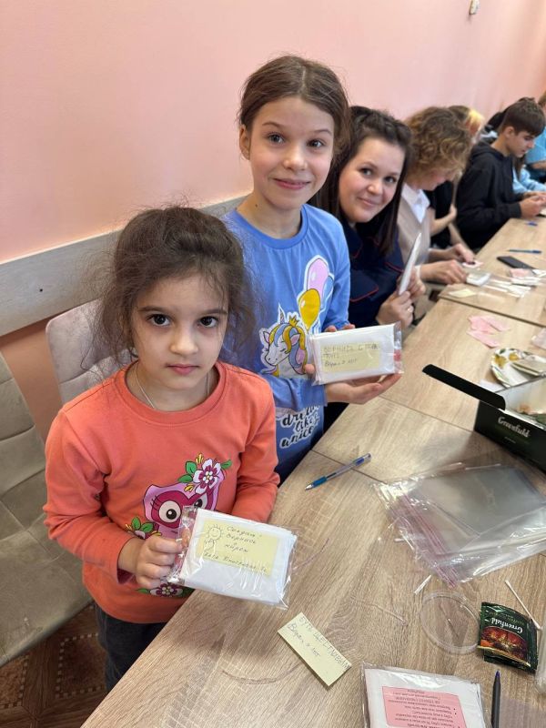 Сотрудники Лодейнопольского межрайонного следственного отдела совместно с детьми из подшефного ресурсного центра приняли участие в волонтерской акции Сотрудники Лодейнопольского межрайонного следственного отдела совместно с детьми из подшефного ресурсного центра приняли участие в волонтерской акции