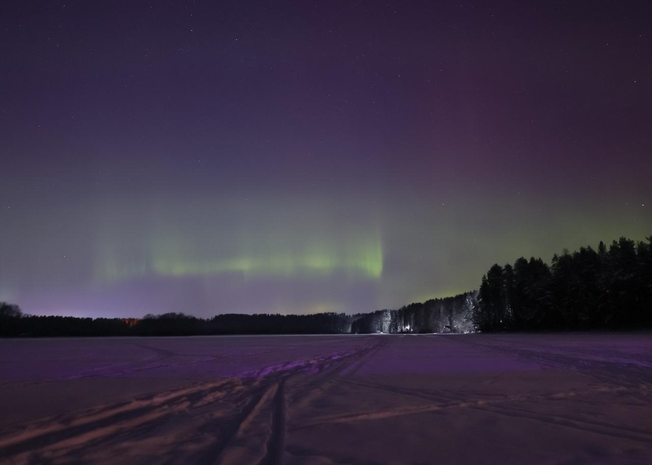 Долгожданное северное сияние озарило небо над Ленобластью Долгожданное северное сияние озарило небо над Ленобластью