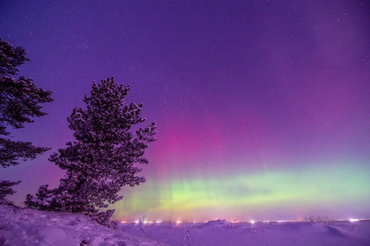 Долгожданное северное сияние озарило небо над Ленобластью Долгожданное северное сияние озарило небо над Ленобластью