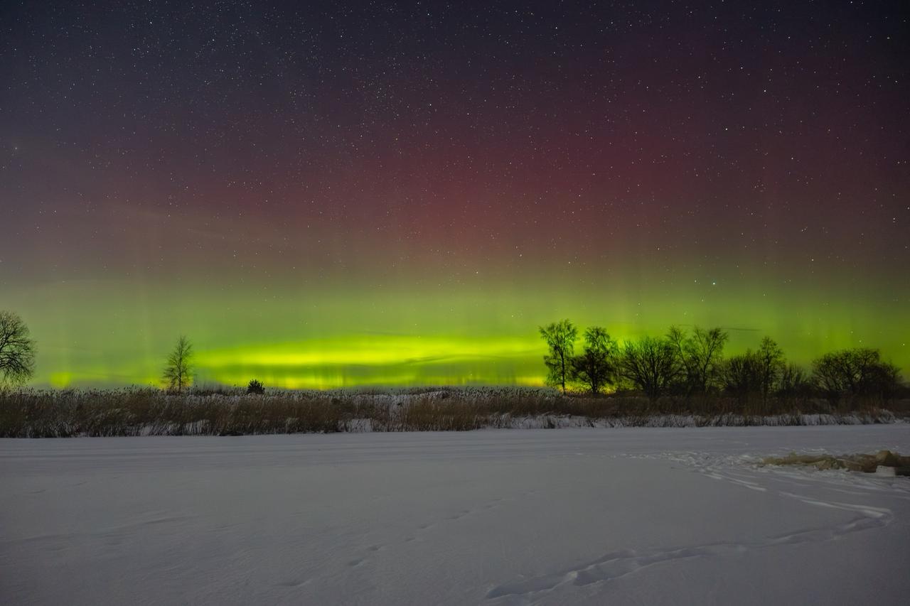 Долгожданное северное сияние озарило небо над Ленобластью Долгожданное северное сияние озарило небо над Ленобластью