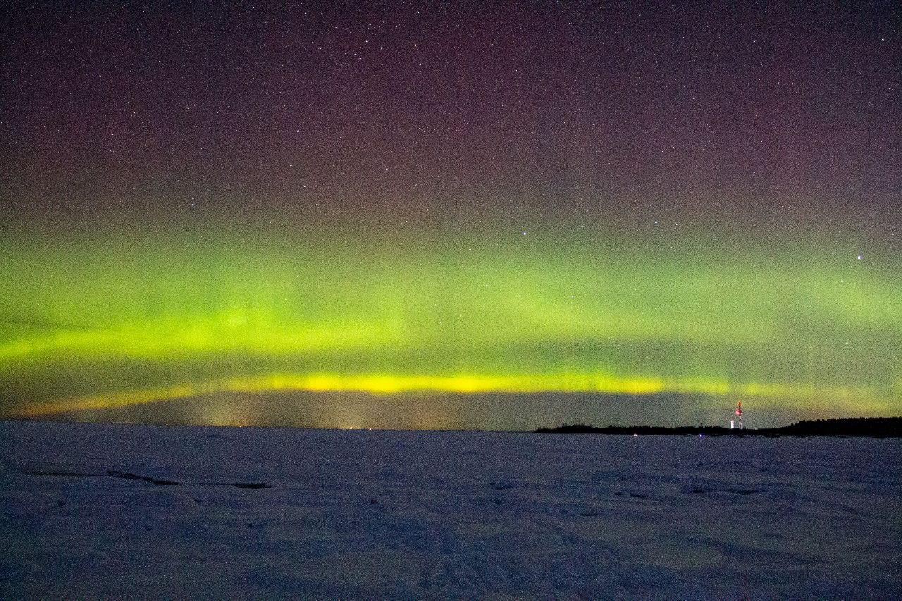 Долгожданное северное сияние озарило небо над Ленобластью Долгожданное северное сияние озарило небо над Ленобластью
