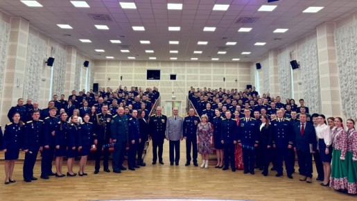 Руководитель следственного управления СК России по Ленинградской области Сергей Тихонович Сазин принял участие в торжественном мероприятиии в честь Дня защитника Отечества, прошедшем в Санкт-Петербургской академии СК России