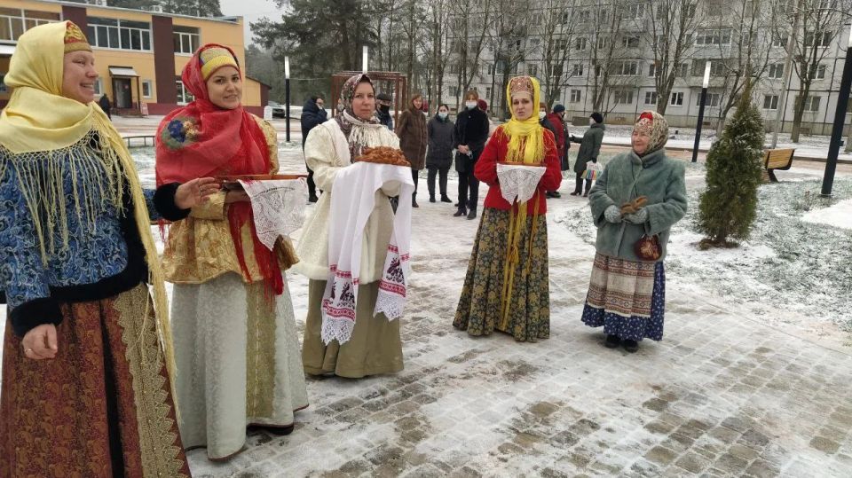 2,35 миллиона рублей получат победители конкурса за лучшее новогоднее оформление в Ленобласти